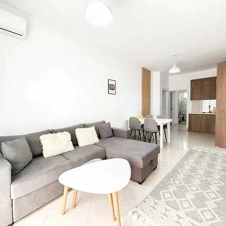 Apartment 801 Vibes *